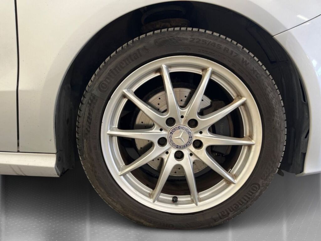 Mercedes-Benz B 2012 Met. Harmaa