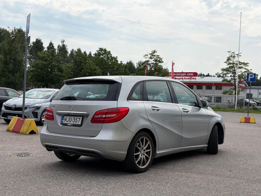 Mercedes-Benz B 2012 Met. Harmaa