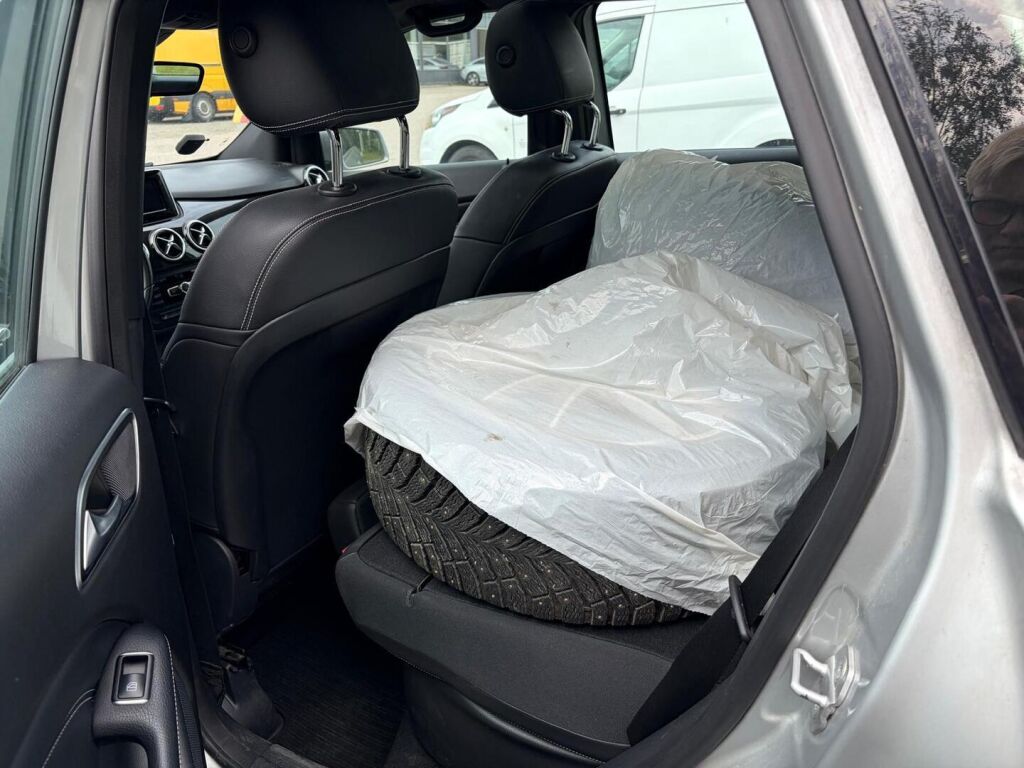 Mercedes-Benz B 2012 Met. Harmaa