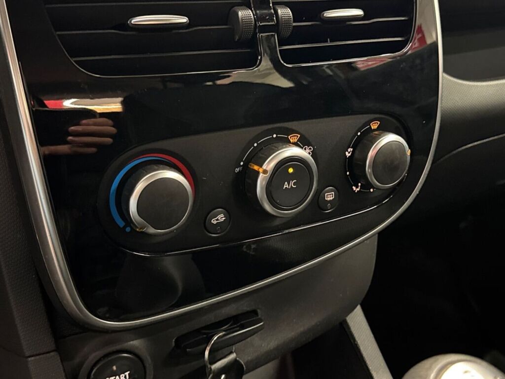 Renault Clio 2015 Ruskea (beige)