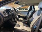 Volvo V40 Cross Country 2015 Musta