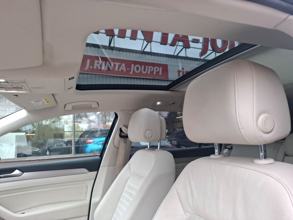 Volkswagen Passat 2015 Musta