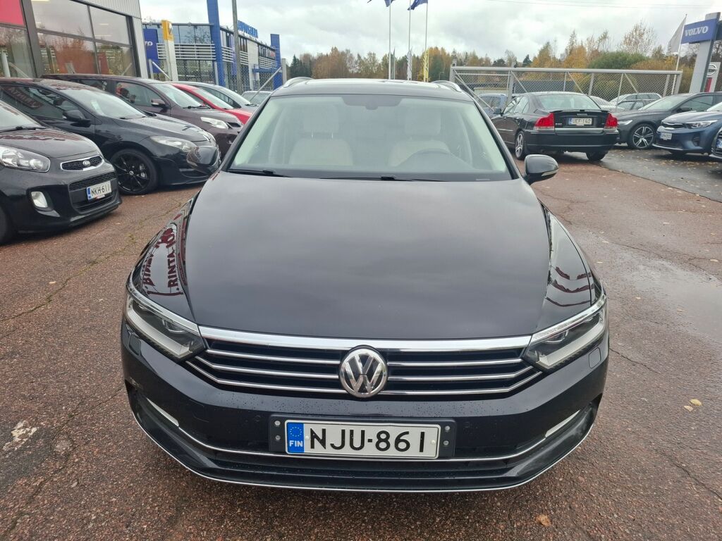 Volkswagen Passat 2015 Musta