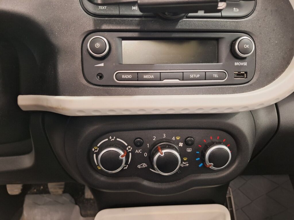 Renault Twingo 2016 Punainen