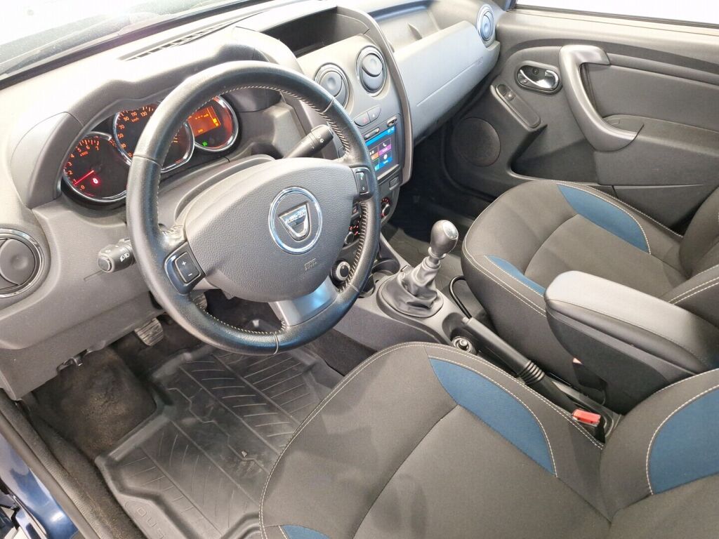 Dacia Duster 2015 Sininen