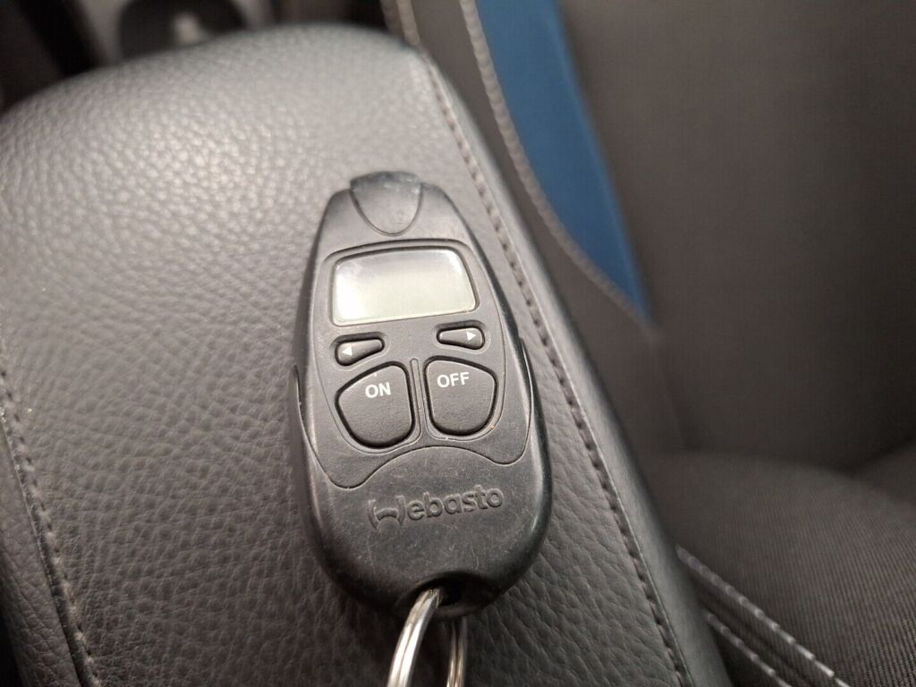 Dacia Duster 2015 Sininen