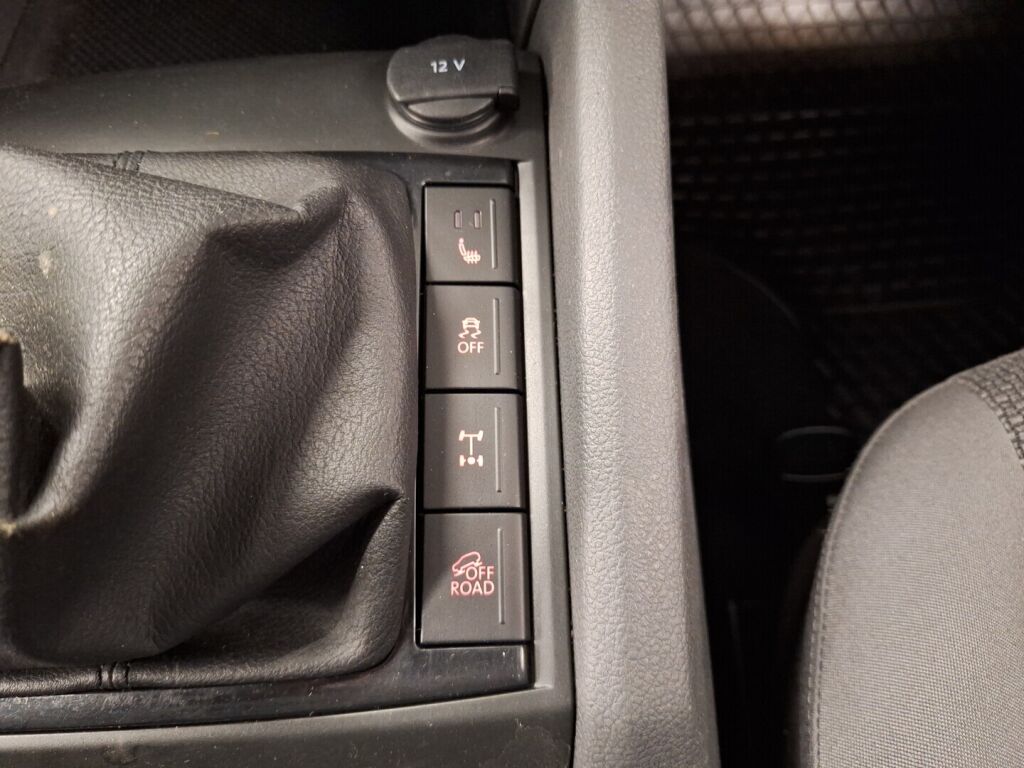 Volkswagen Amarok 2015 Valkoinen