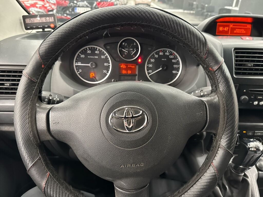 Toyota Proace 2015 Harmaa