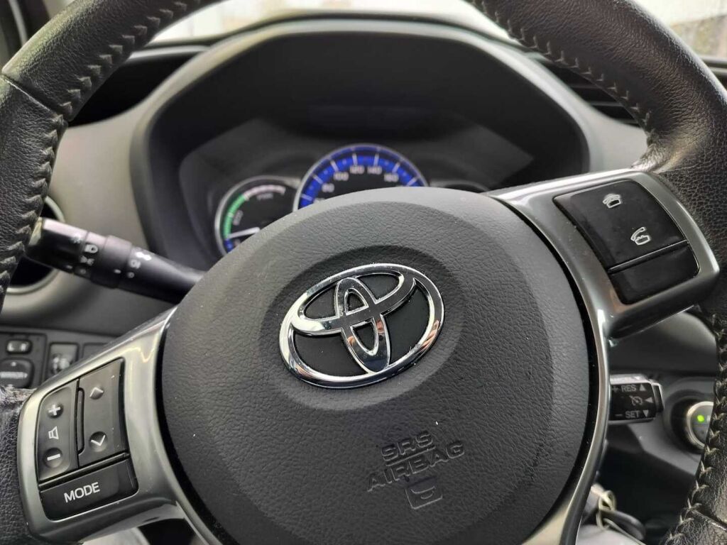 Toyota Yaris 2015 Valkoinen