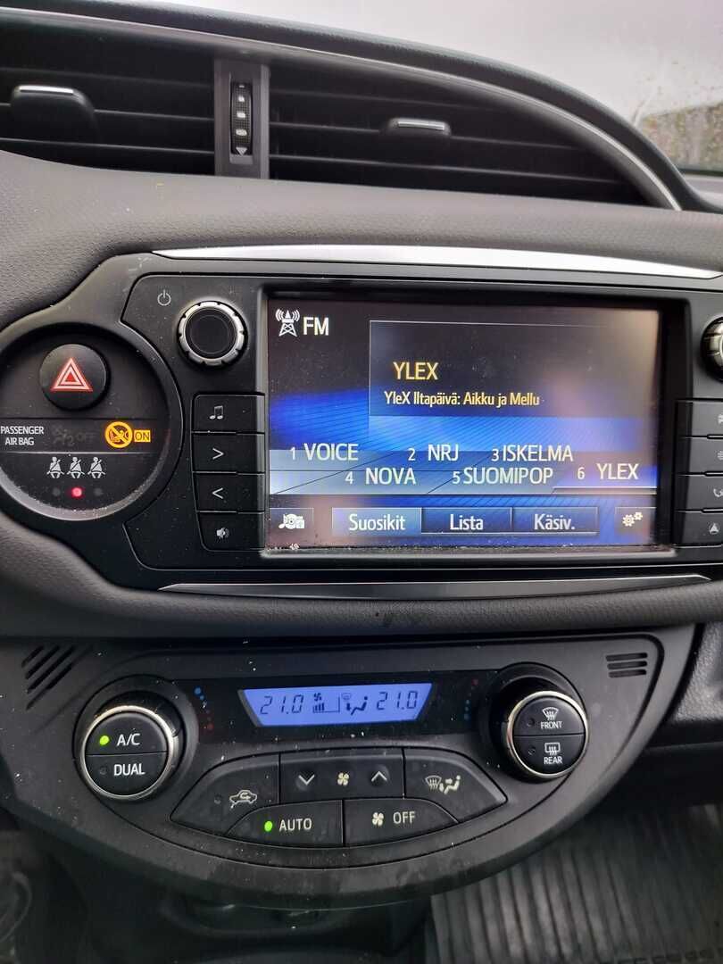 Toyota Yaris 2015 Valkoinen