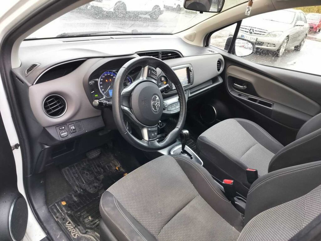 Toyota Yaris 2015 Valkoinen