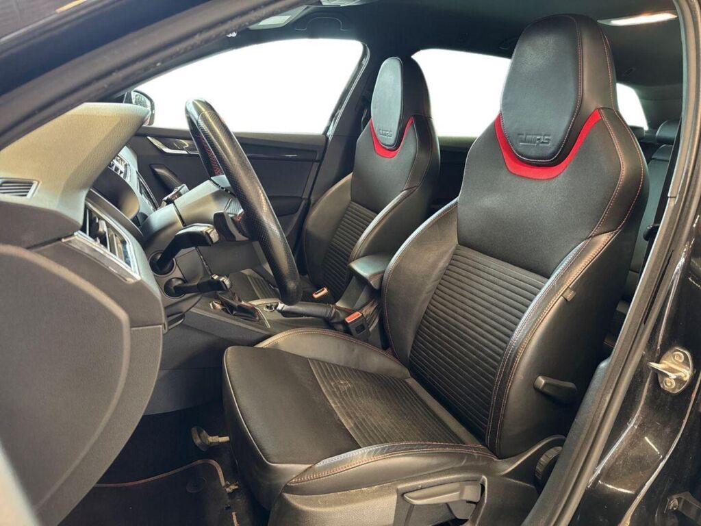 Skoda Octavia 2015 Musta