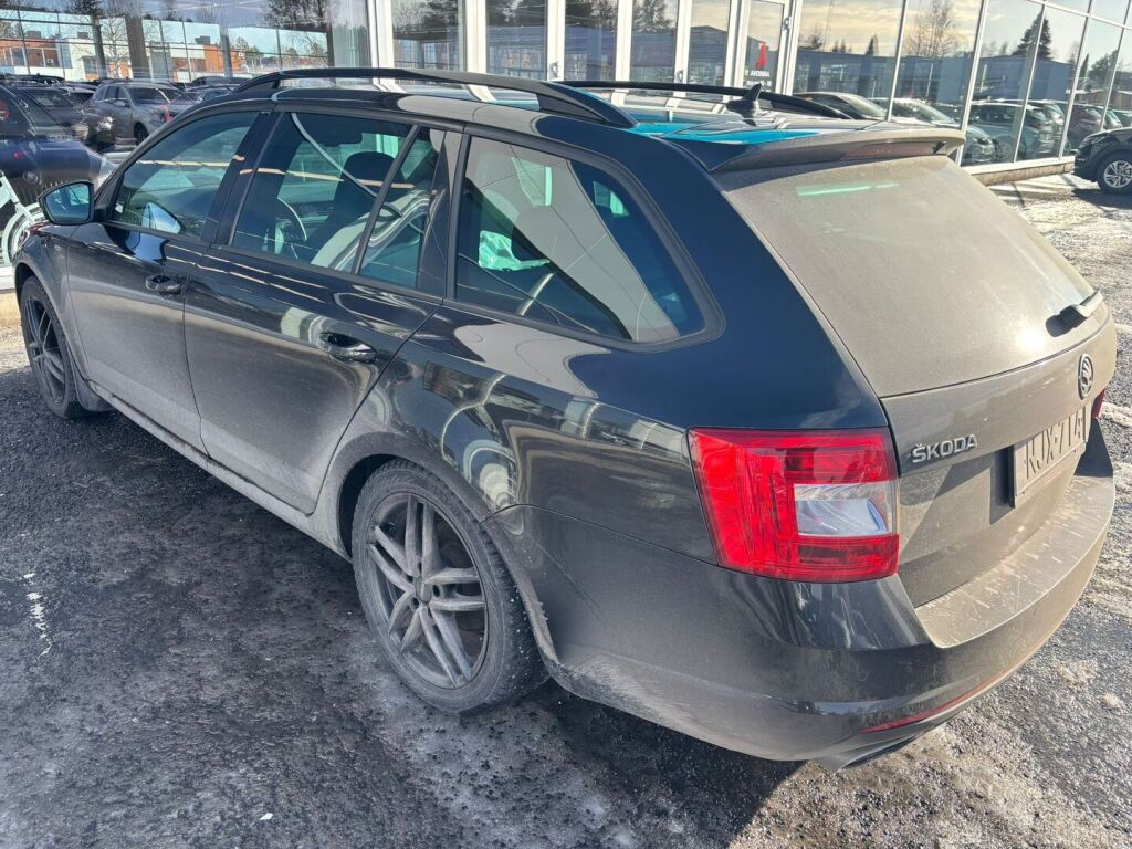 Skoda Octavia 2015 Musta