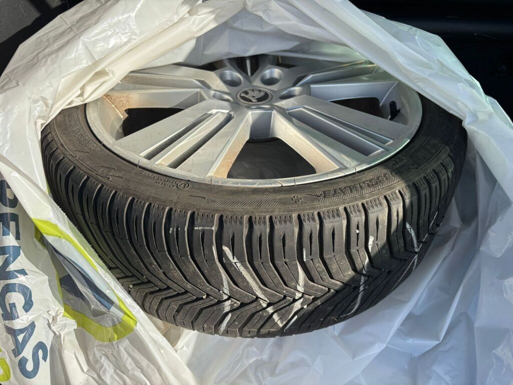 Skoda Octavia 2015 Musta