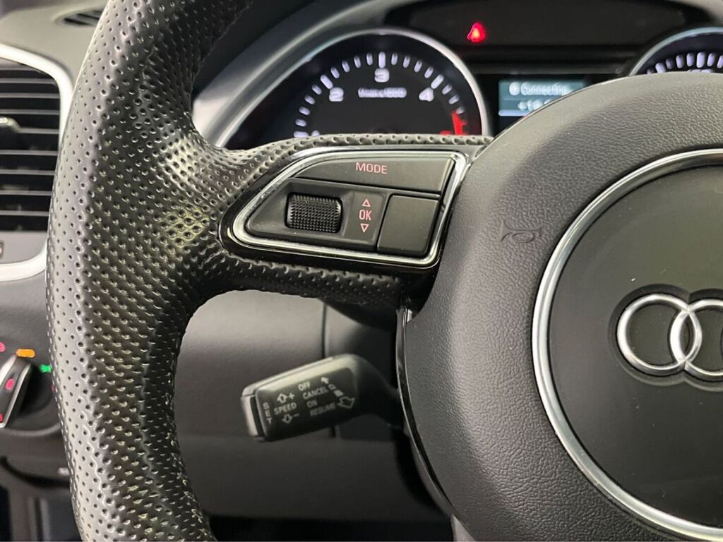 Audi Q7 2012 Met. Musta