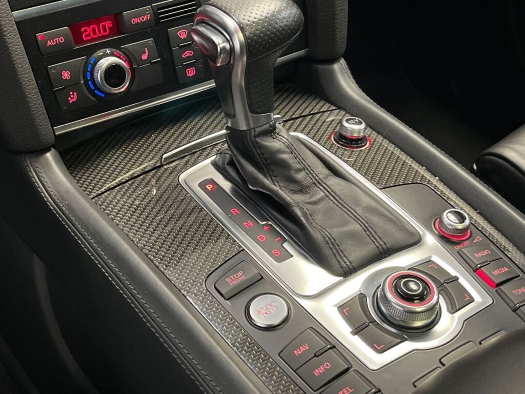 Audi Q7 2012 Met. Musta