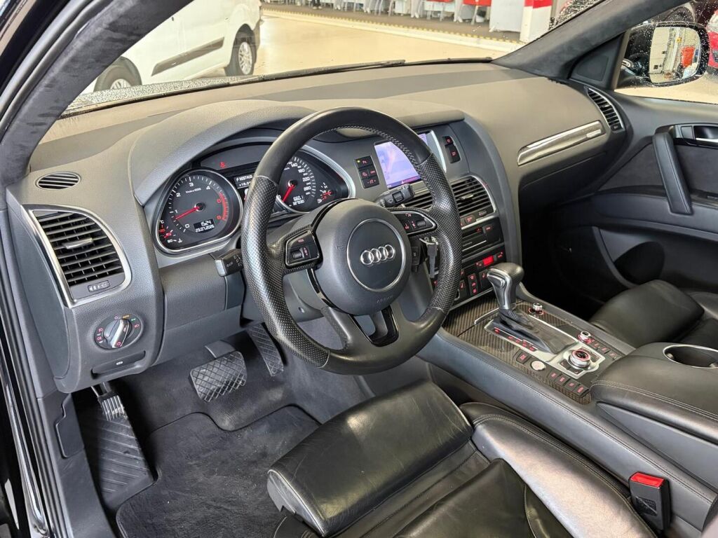 Audi Q7 2012 Met. Musta