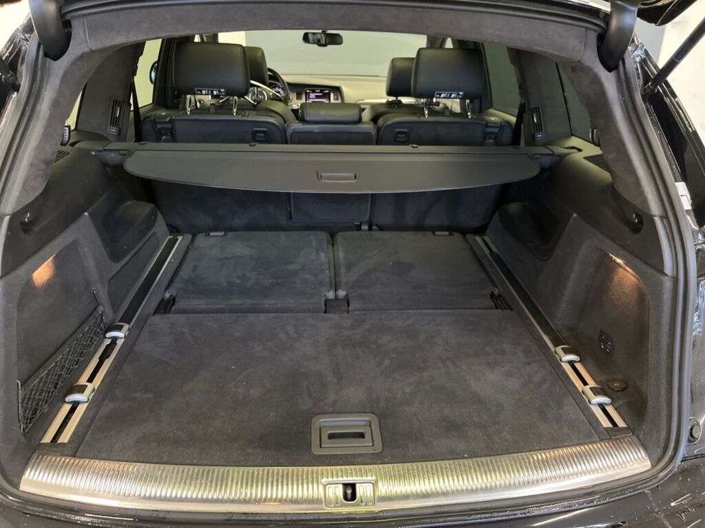 Audi Q7 2012 Met. Musta