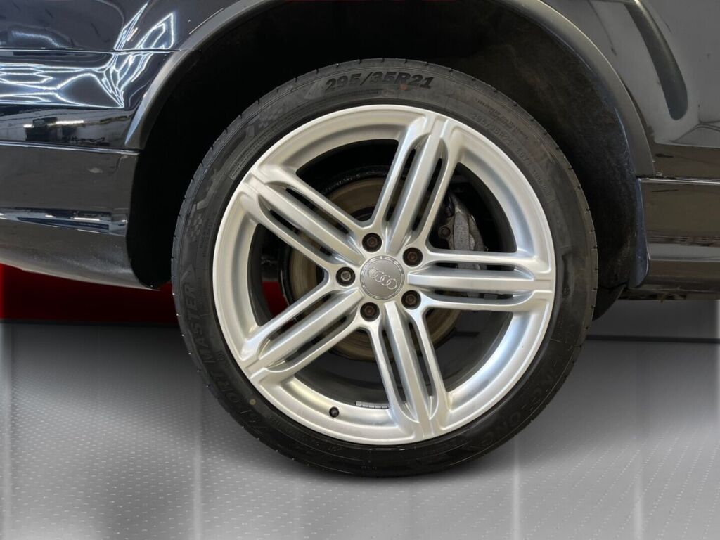 Audi Q7 2012 Met. Musta