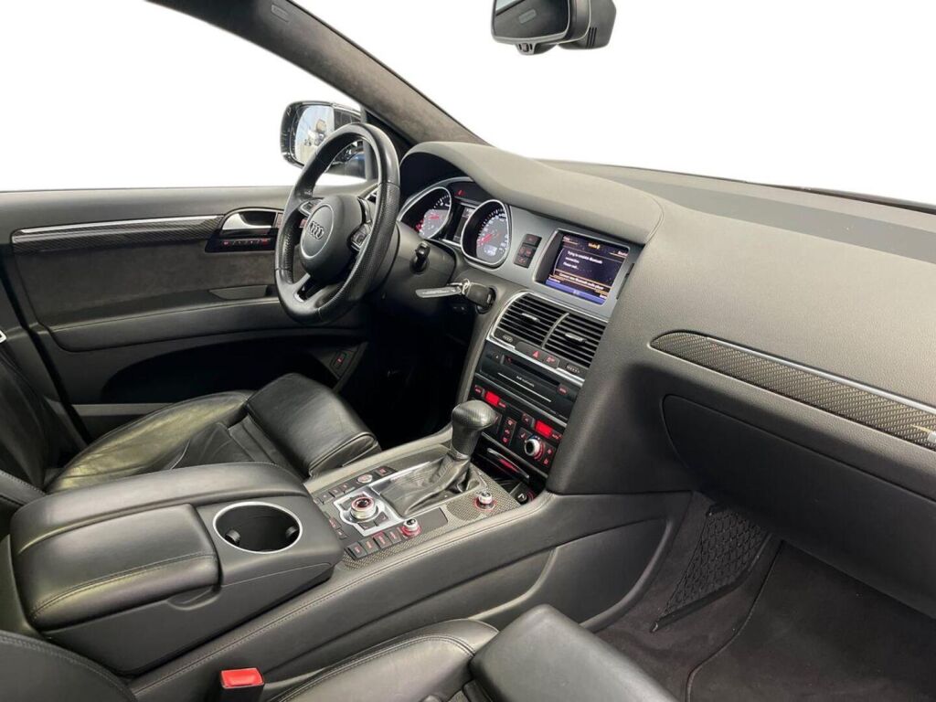 Audi Q7 2012 Met. Musta
