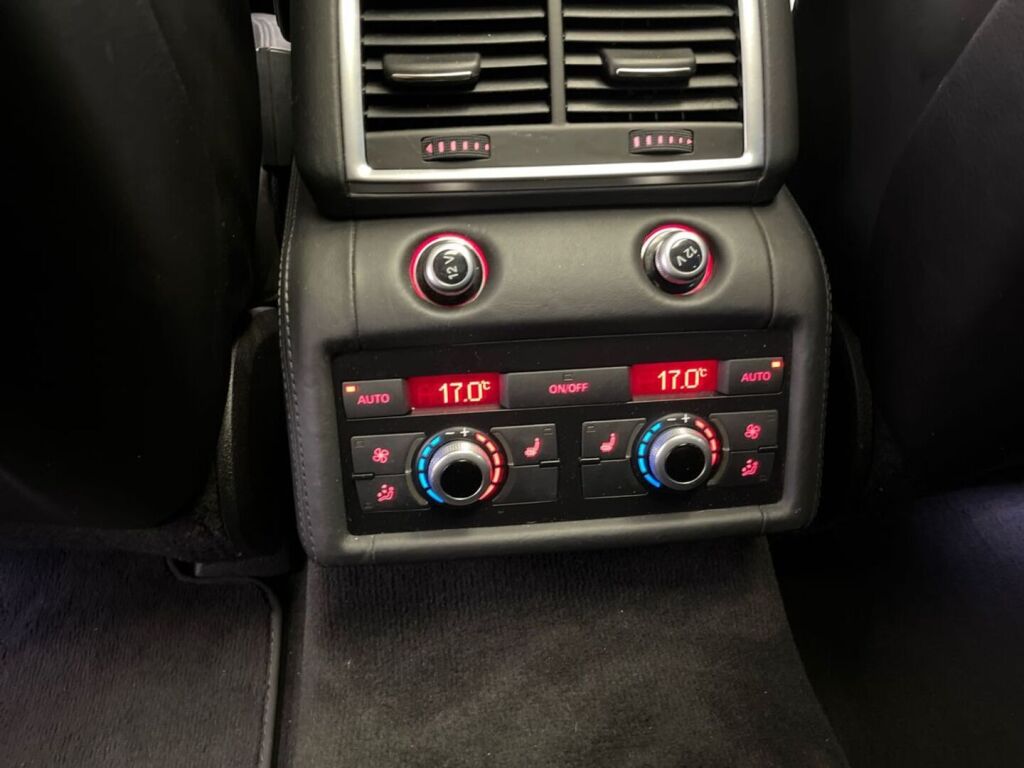 Audi Q7 2012 Met. Musta