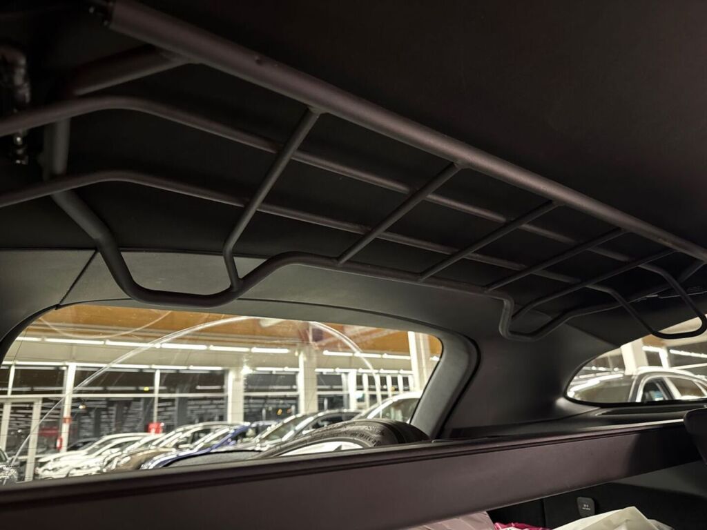 Volvo V60 2016 Musta