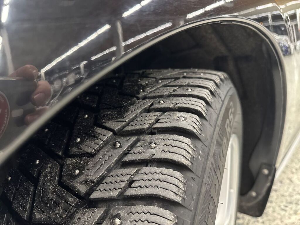 Volvo V60 2016 Musta