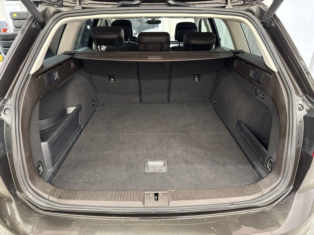 Volkswagen Passat 2015 Ruskea (beige)