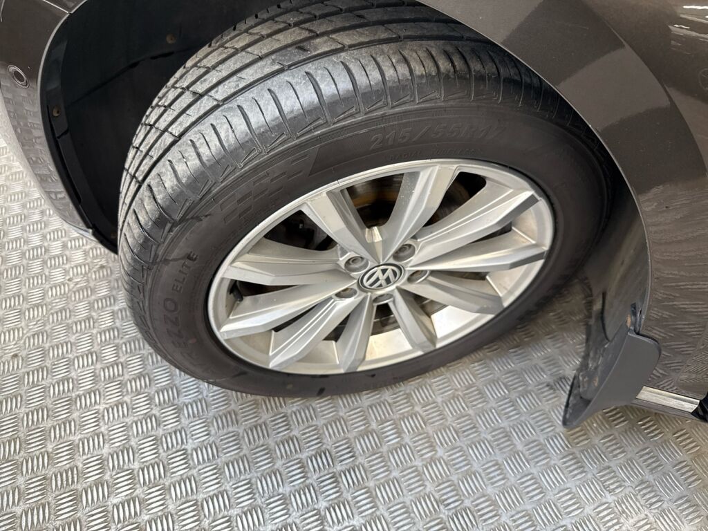 Volkswagen Passat 2015 Ruskea (beige)