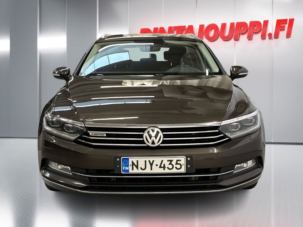 Volkswagen Passat 2015 Ruskea (beige)