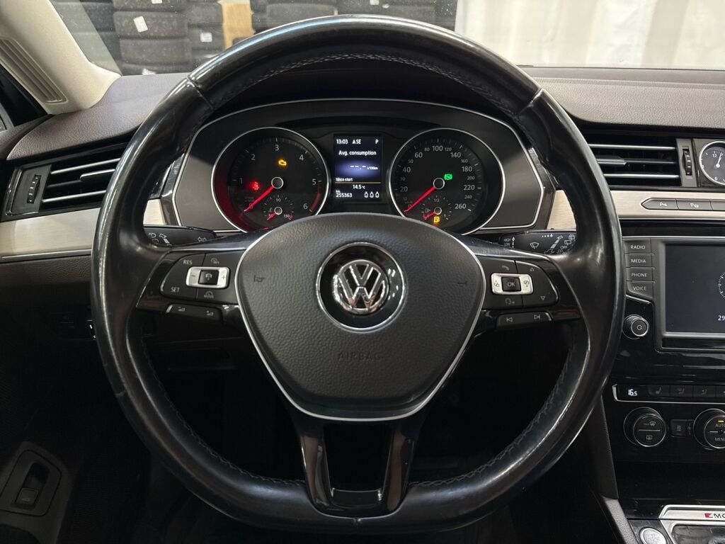 Volkswagen Passat 2015 Ruskea (beige)