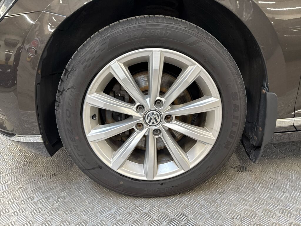 Volkswagen Passat 2015 Ruskea (beige)
