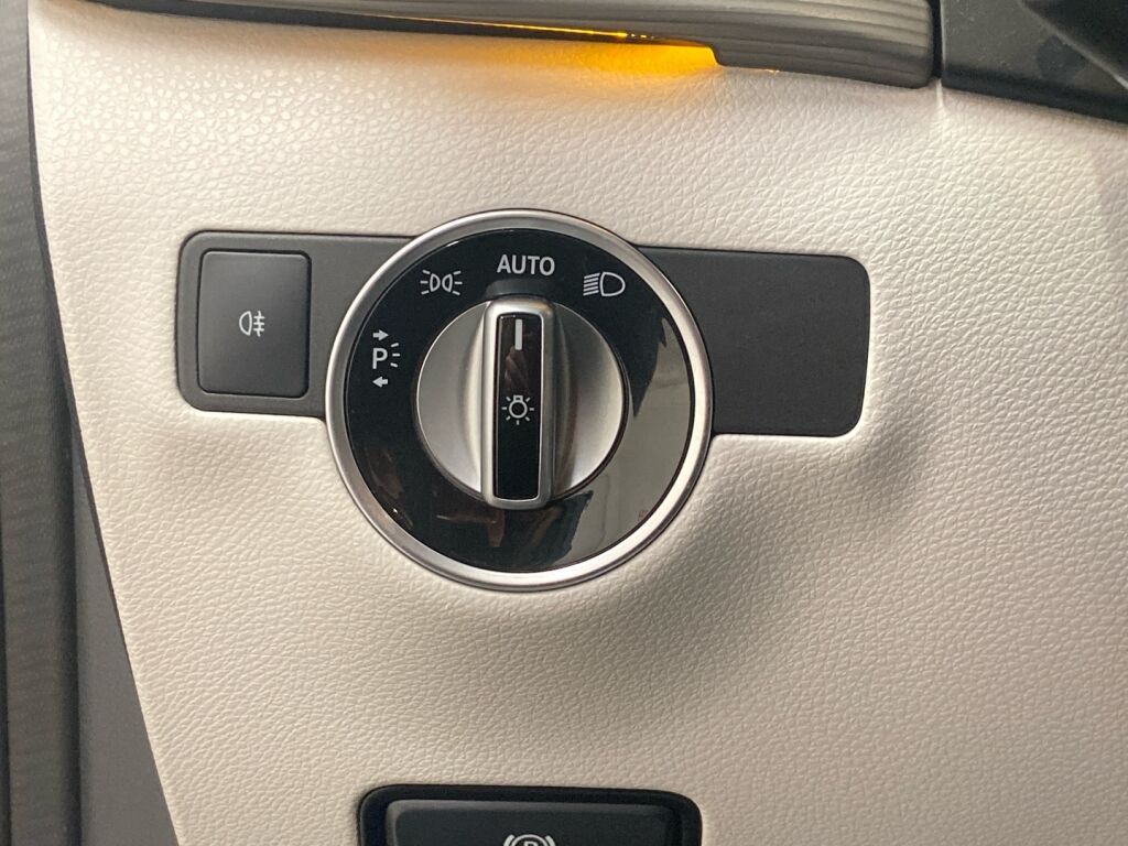 Mercedes-Benz B 2015 Sininen