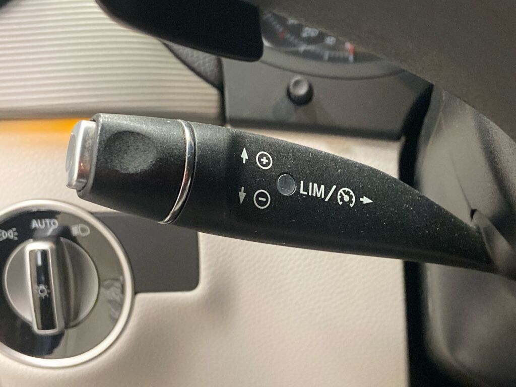 Mercedes-Benz B 2015 Sininen