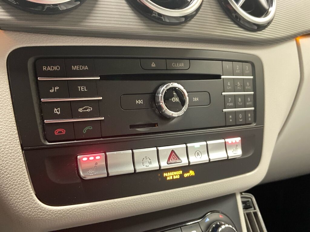 Mercedes-Benz B 2015 Sininen