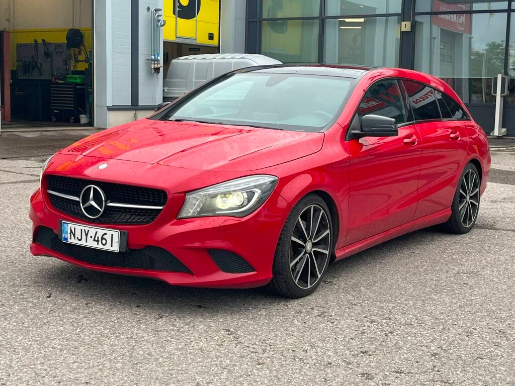 Mercedes-Benz CLA 2015 Punainen