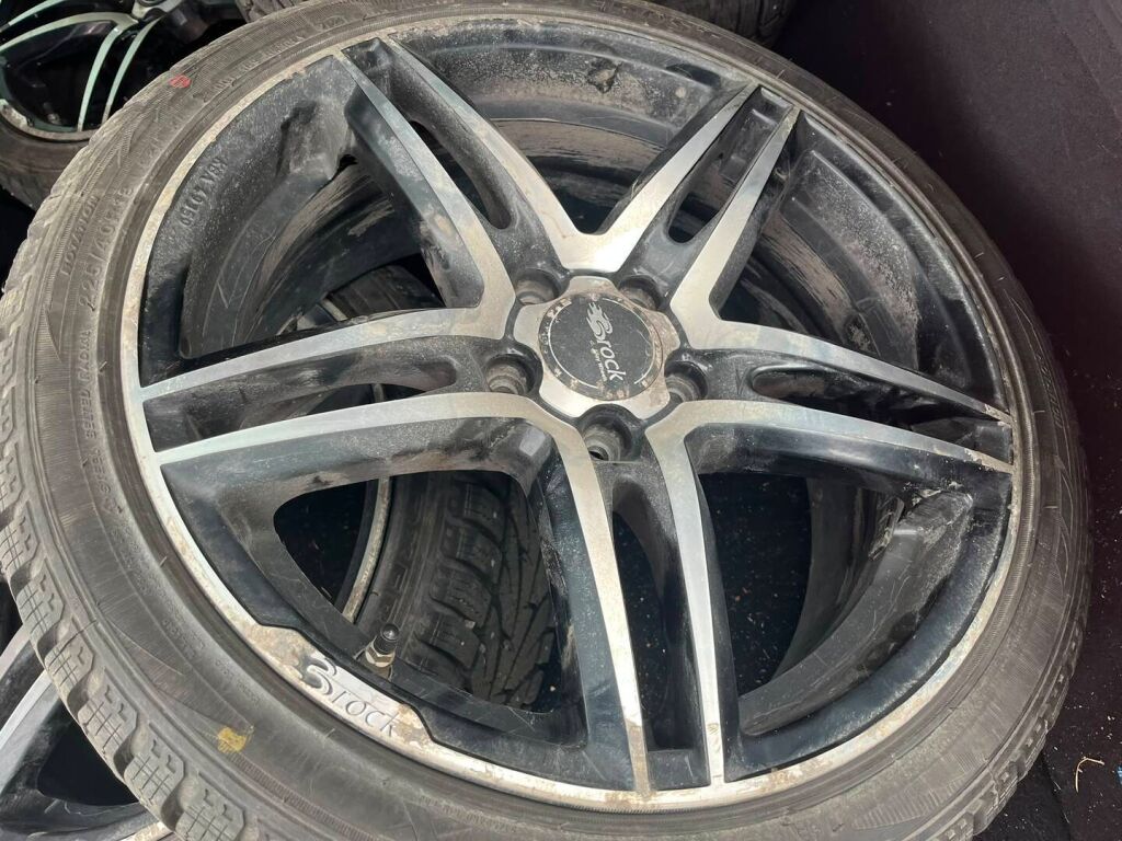 Mercedes-Benz CLA 2015 Punainen