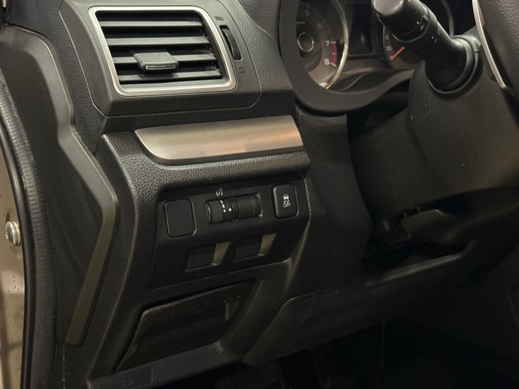 Subaru Forester 2015 Harmaa