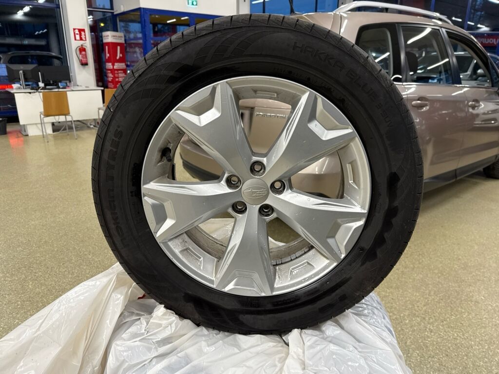 Subaru Forester 2015 Harmaa