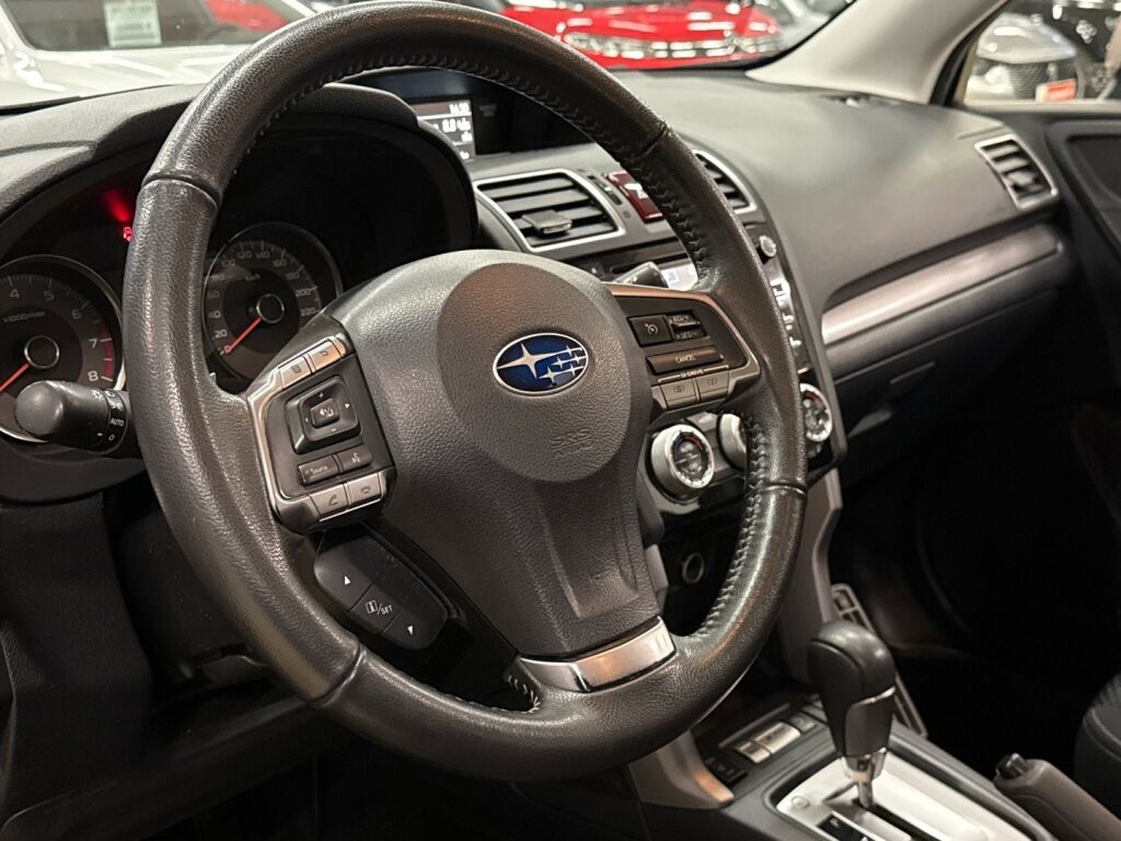 Subaru Forester 2015 Harmaa