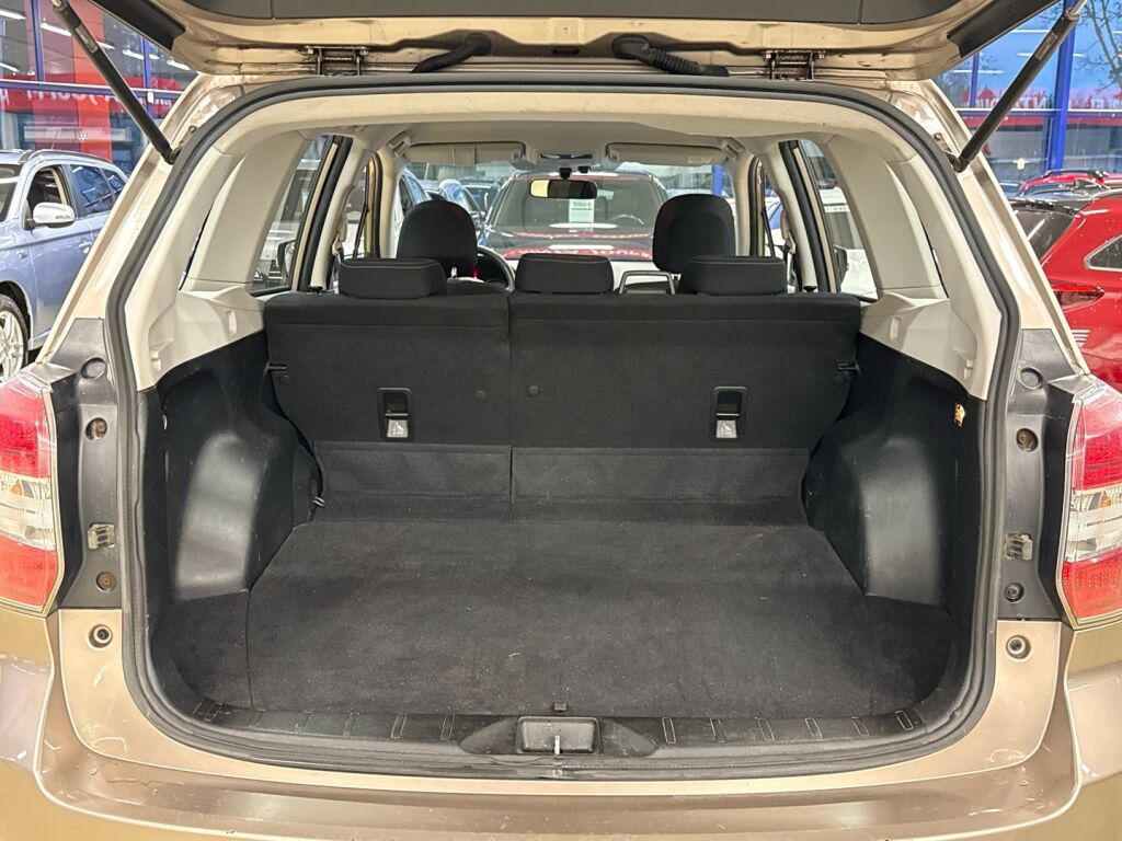 Subaru Forester 2015 Harmaa