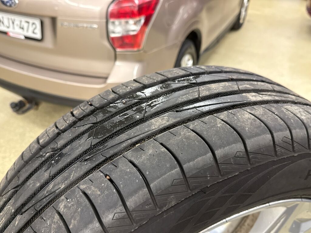 Subaru Forester 2015 Harmaa