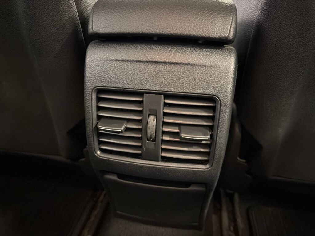 Mercedes-Benz CLA 2015 Musta