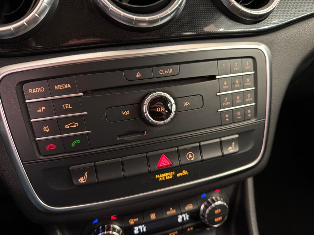 Mercedes-Benz CLA 2015 Musta