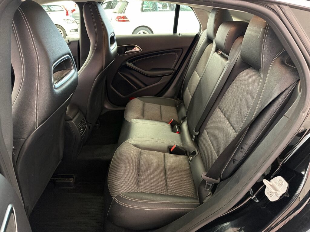 Mercedes-Benz CLA 2015 Musta