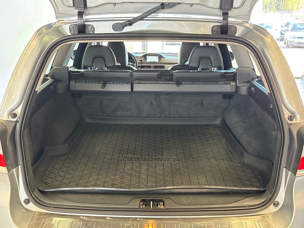 Volvo V70 2016 Harmaa