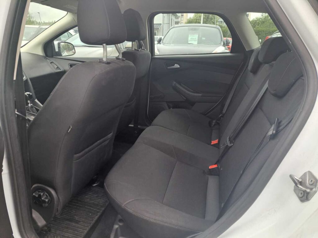 Ford Focus 2016 Valkoinen