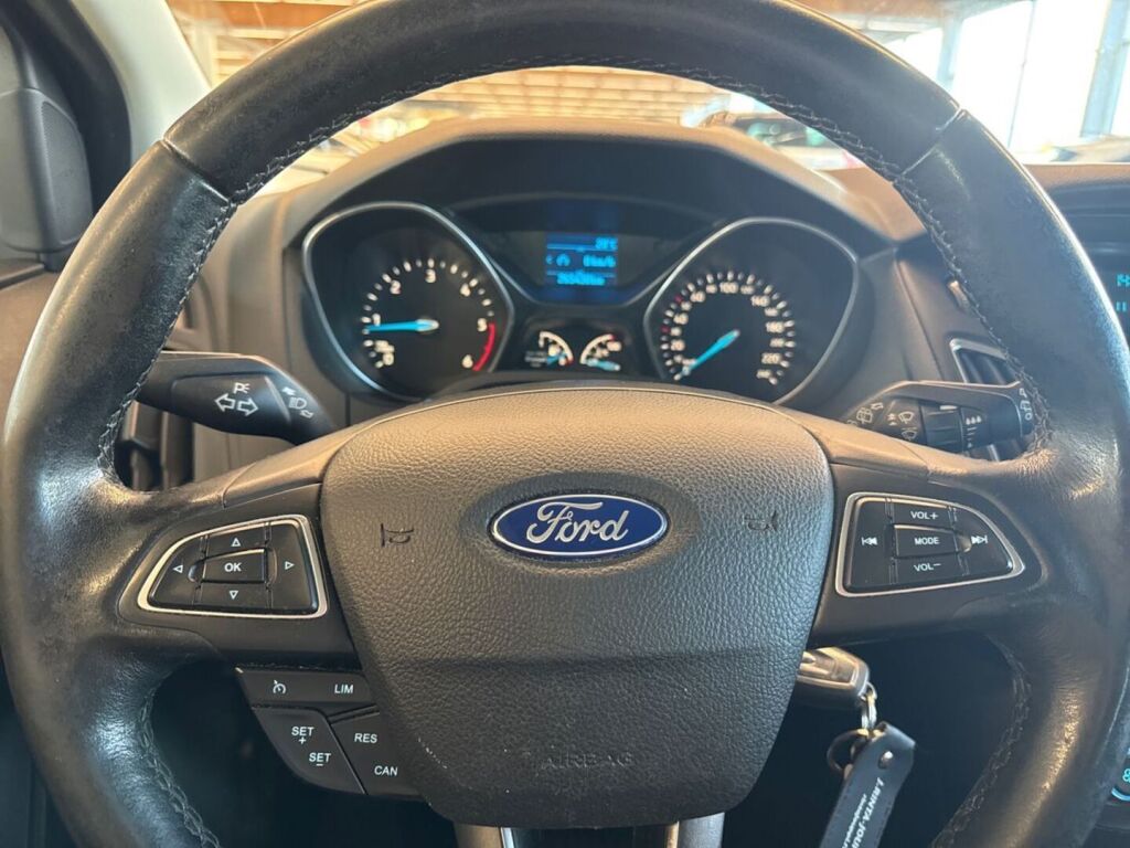 Ford Focus 2016 Valkoinen
