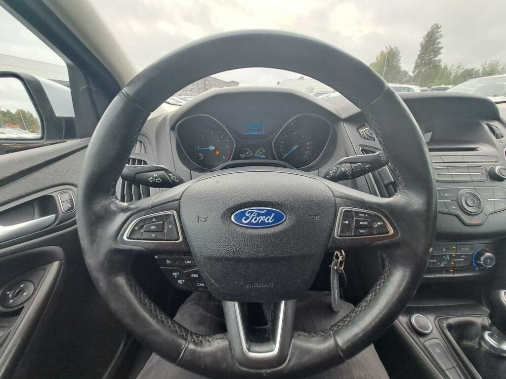 Ford Focus 2016 Valkoinen