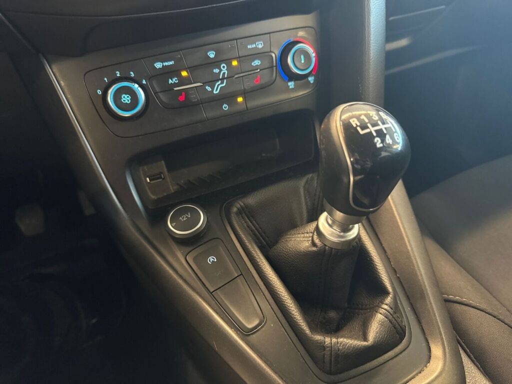 Ford Focus 2016 Valkoinen